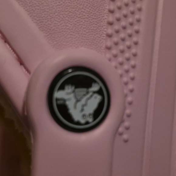 Pink Sherpa  Lined Crocs Size 8 - Picture 12 of 12